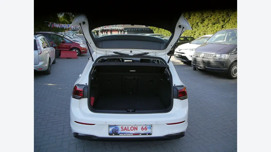 VOLKSWAGEN Golf -
