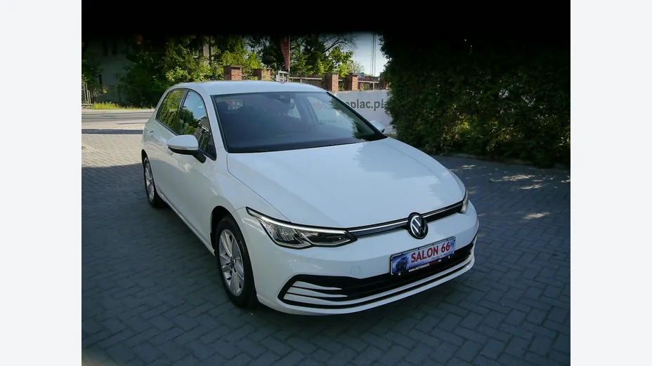 VOLKSWAGEN Golf -