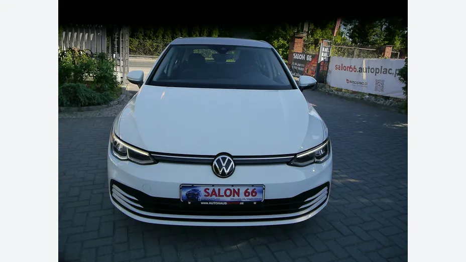 VOLKSWAGEN Golf -