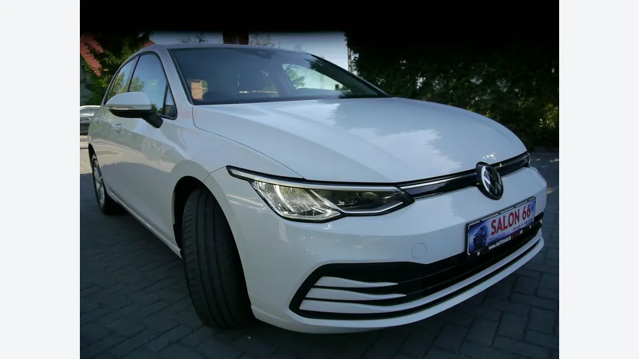 VOLKSWAGEN Golf -