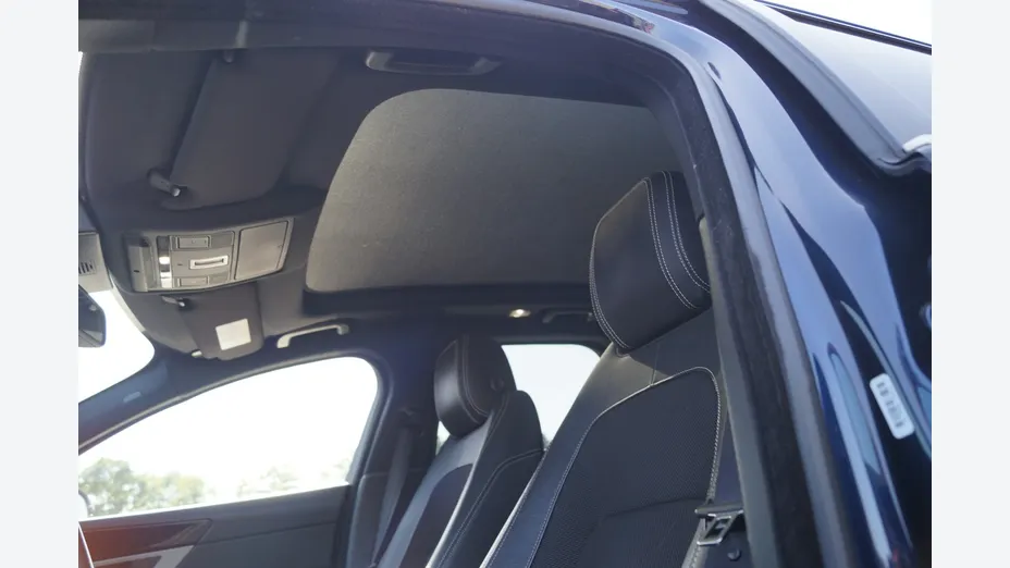 JAGUAR XF -