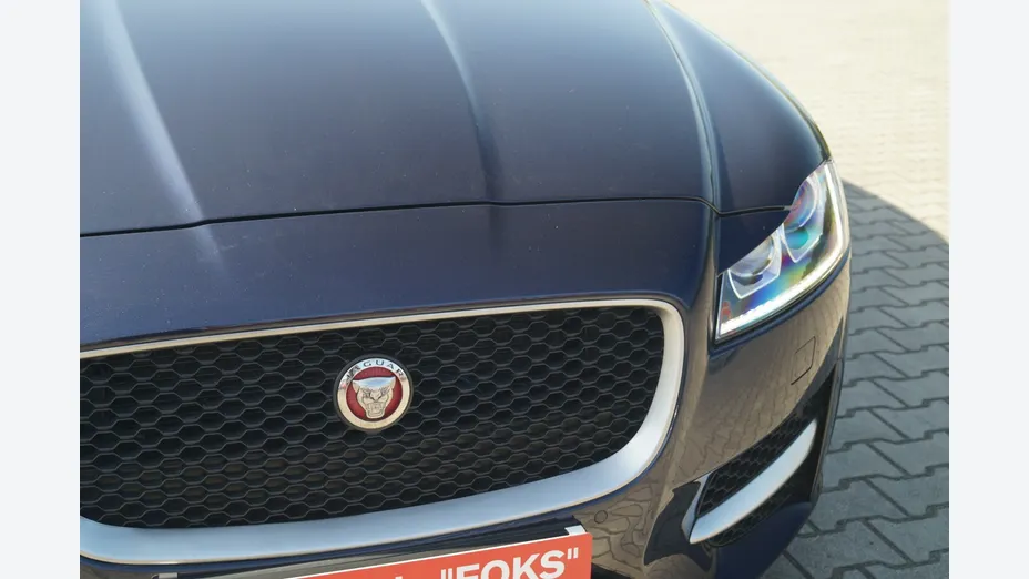 JAGUAR XF -