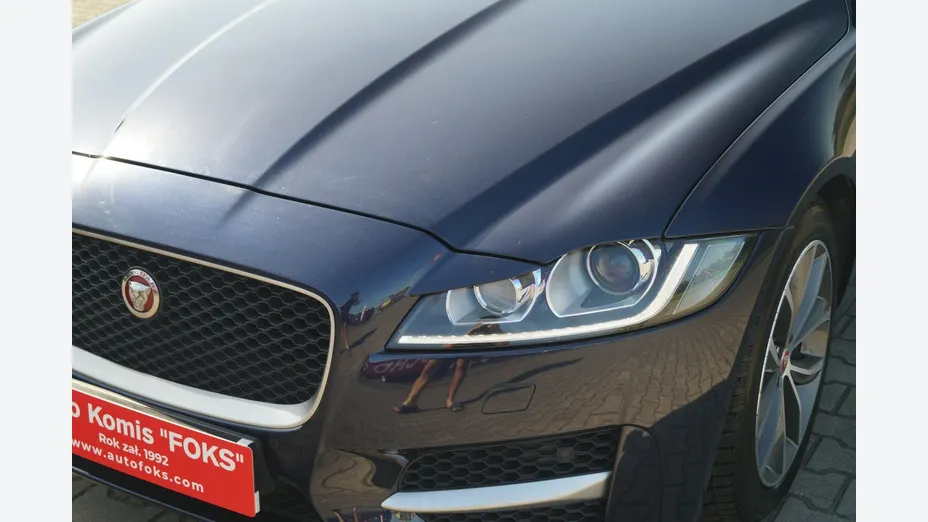 JAGUAR XF -
