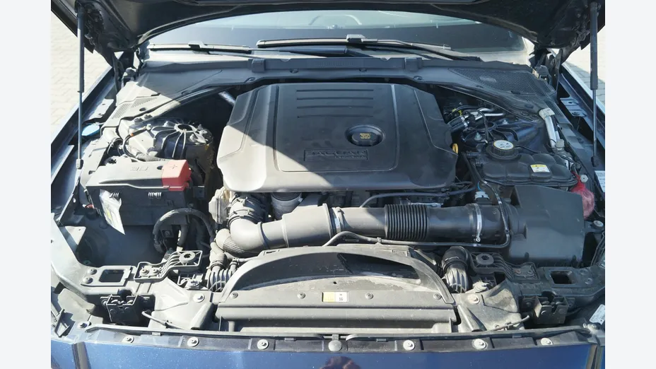 JAGUAR XF -