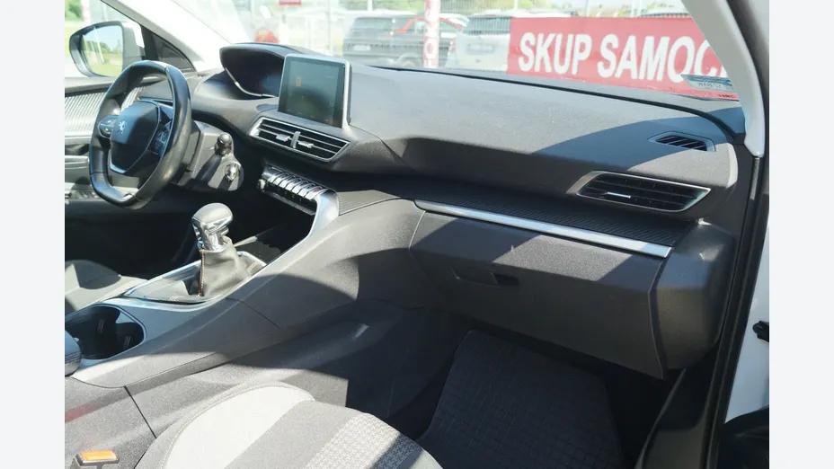 PEUGEOT 3008 -