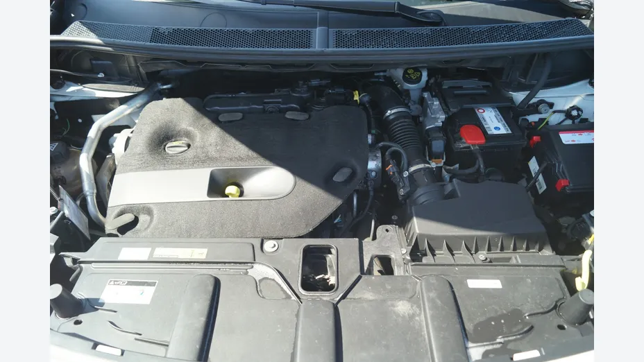 PEUGEOT 3008 -