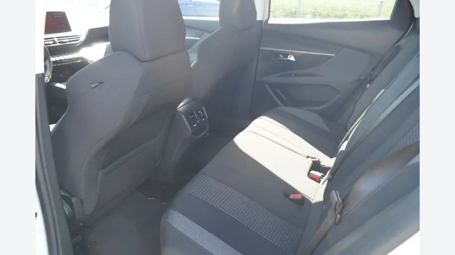 PEUGEOT 3008 -