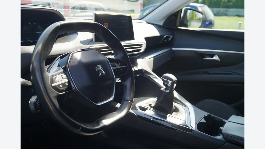 PEUGEOT 3008 -