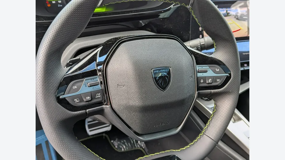 PEUGEOT 408 -