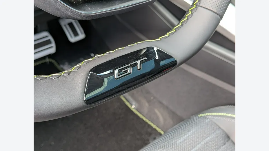 PEUGEOT 408 -