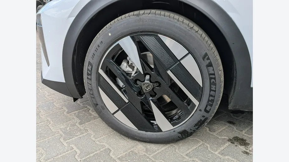 PEUGEOT 408 -