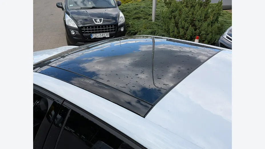 PEUGEOT 408 -