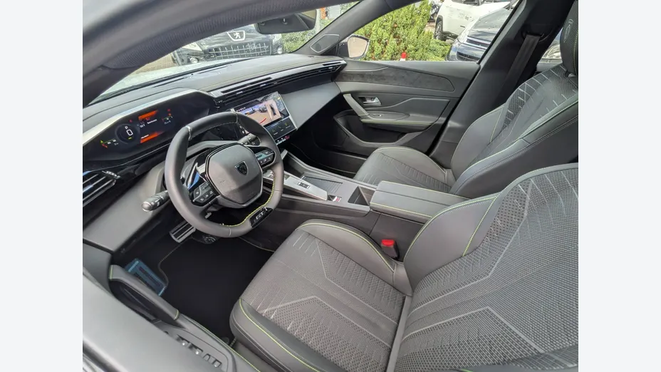 PEUGEOT 408 -