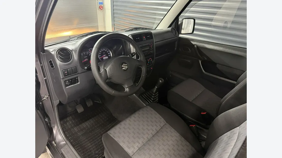 SUZUKI Jimny -