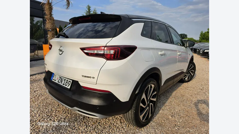 OPEL Grandland X -