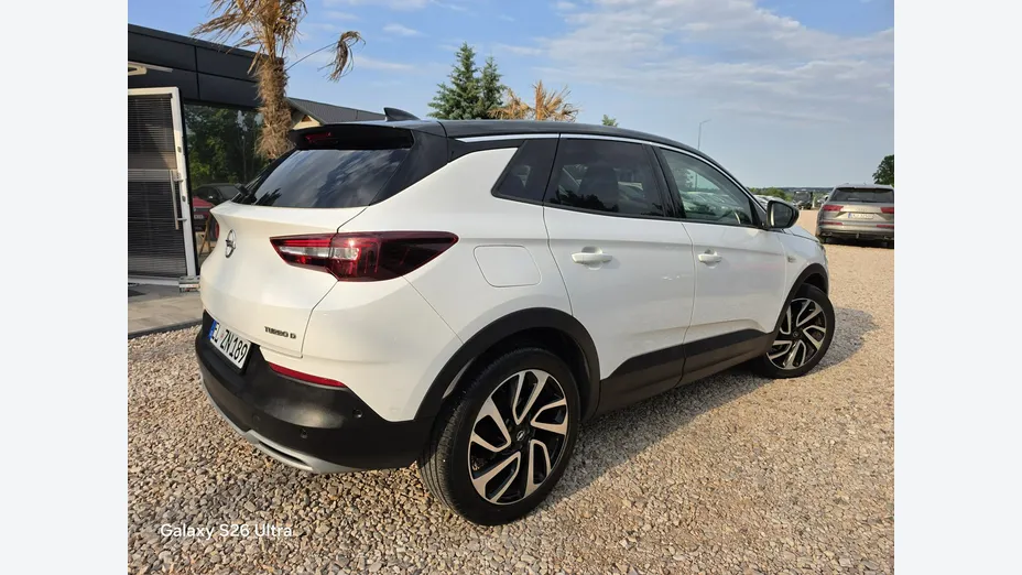 OPEL Grandland X -