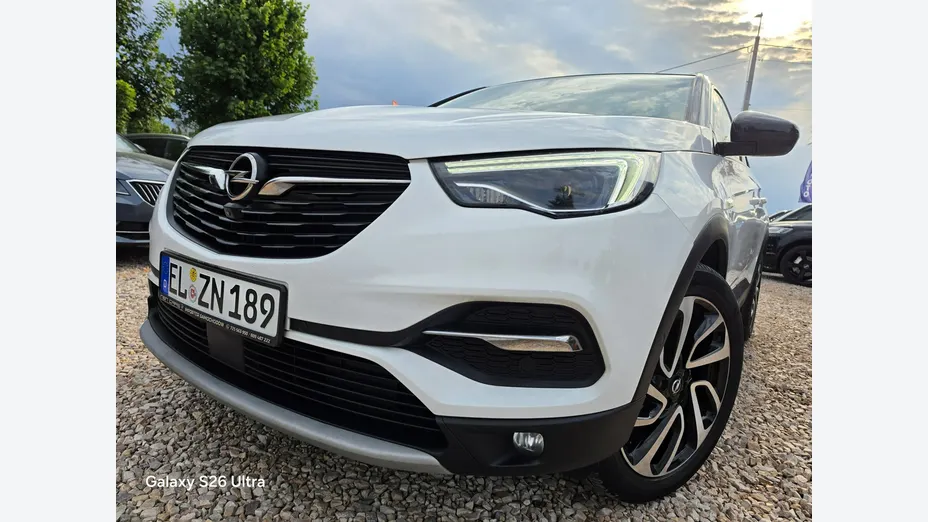 OPEL Grandland X -