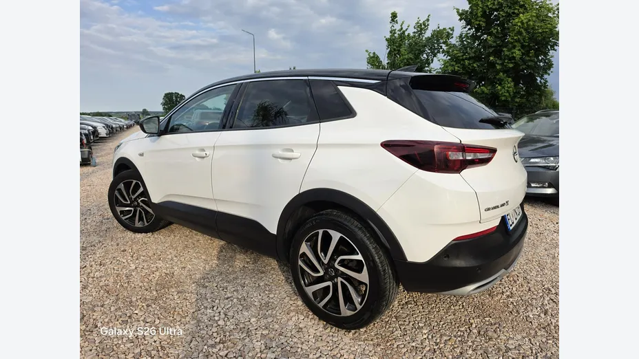 OPEL Grandland X -