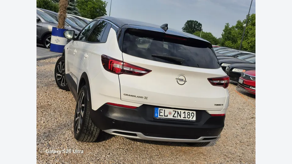 OPEL Grandland X -
