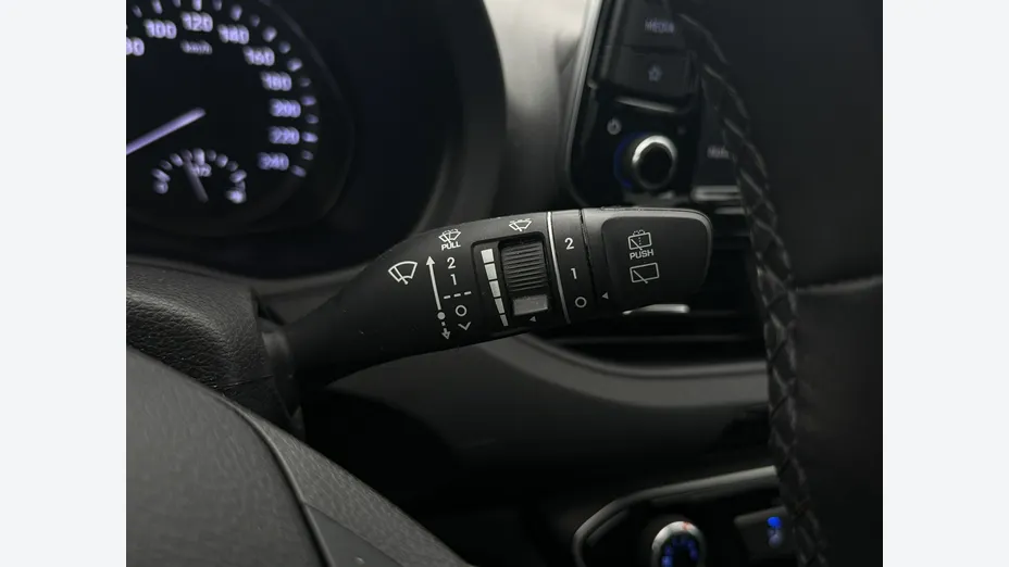 HYUNDAI i30 -