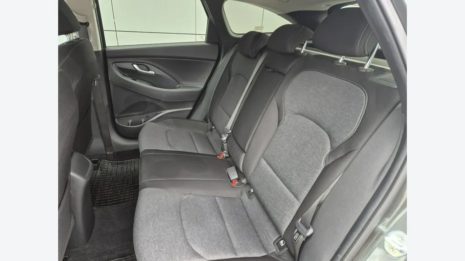HYUNDAI i30 -