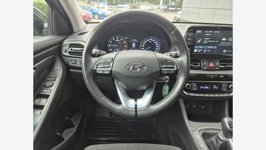 HYUNDAI i30 -