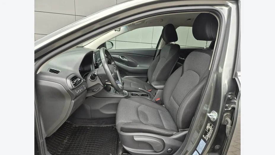 HYUNDAI i30 -