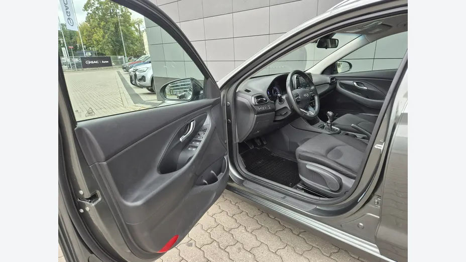 HYUNDAI i30 -