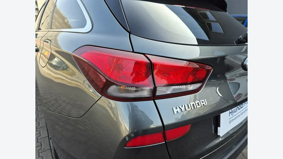 HYUNDAI i30 -