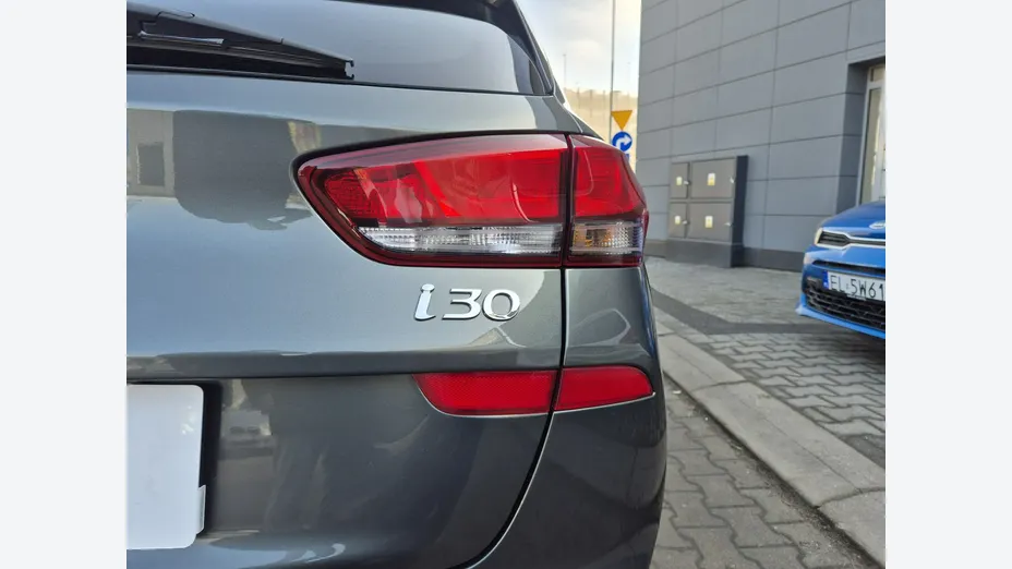 HYUNDAI i30 -