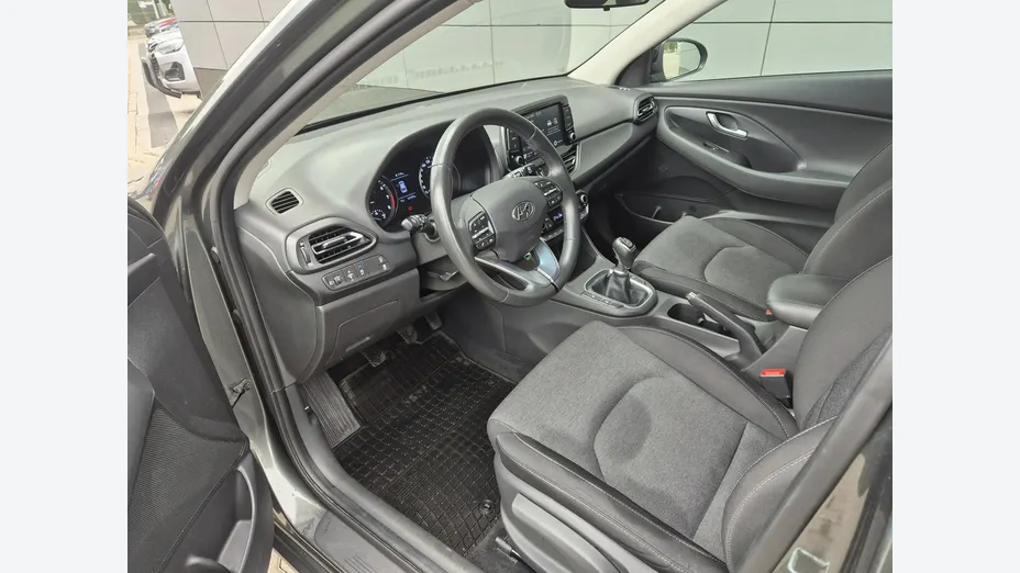 HYUNDAI i30 -