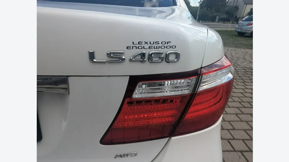LEXUS LS -