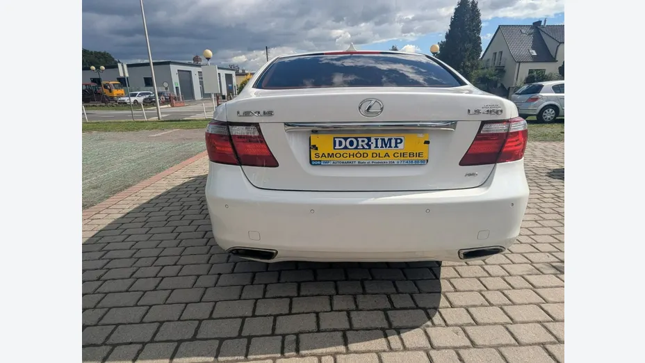 LEXUS LS -