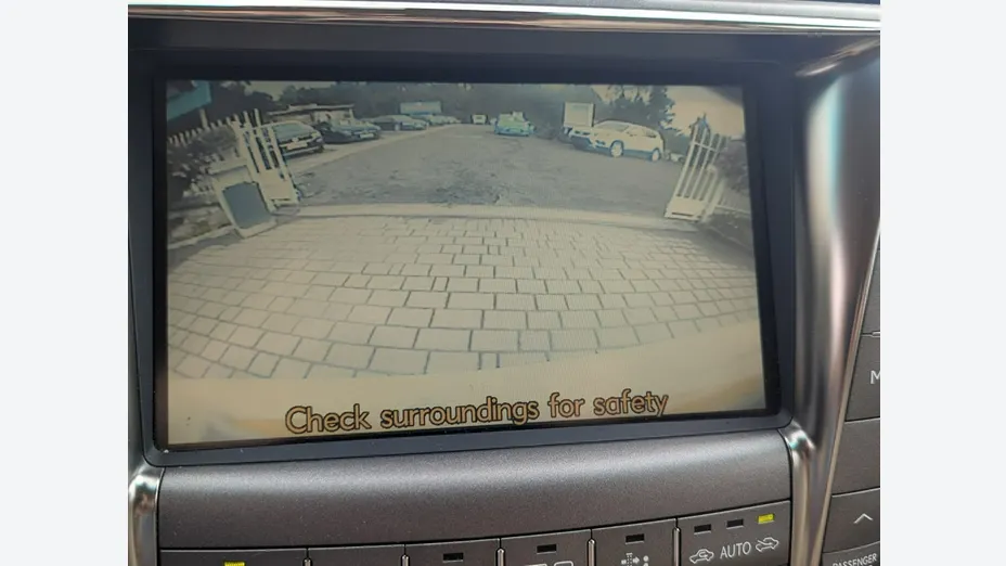 LEXUS LS -