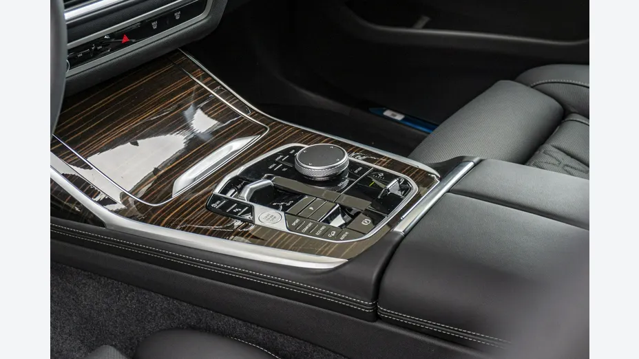 BMW X7 -