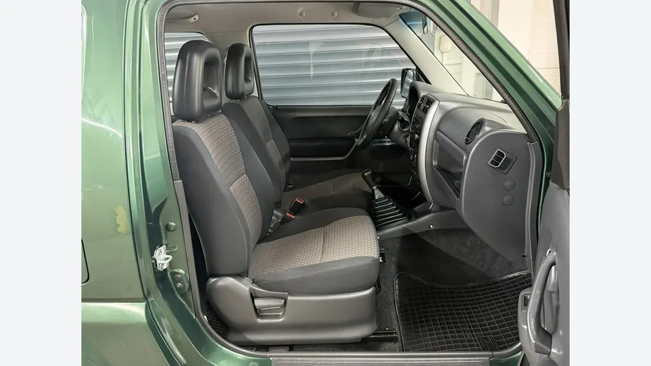 SUZUKI Jimny -