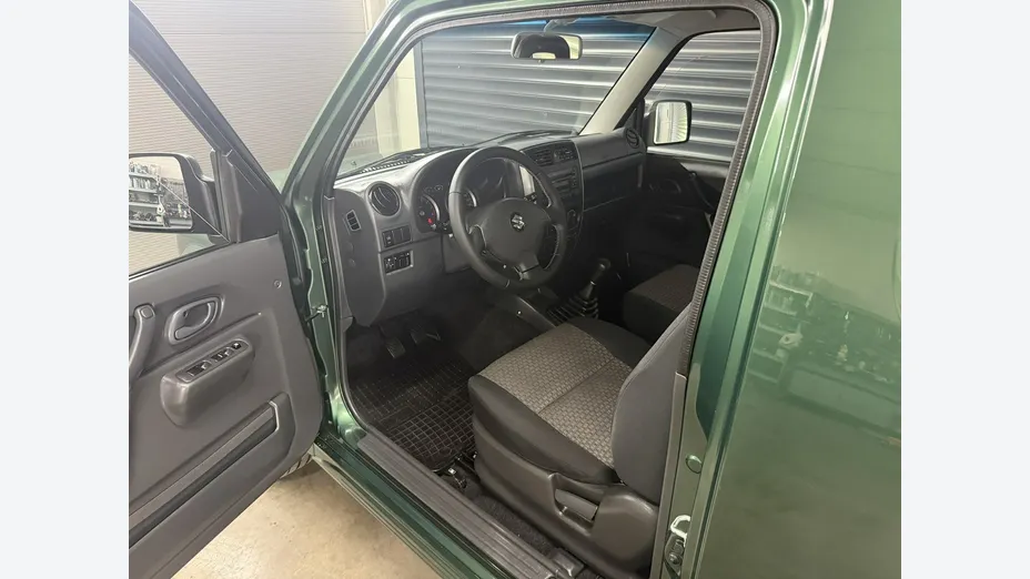 SUZUKI Jimny -