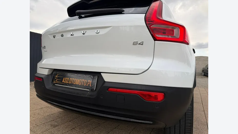 VOLVO XC40 -