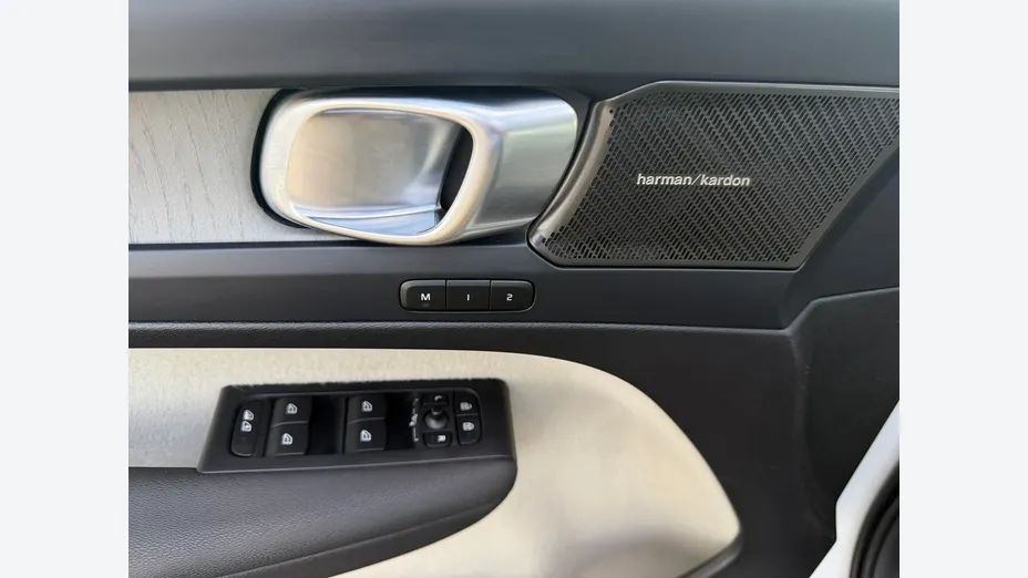 VOLVO XC40 -