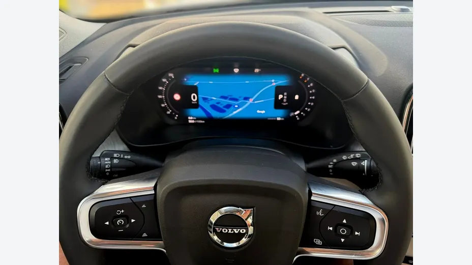 VOLVO XC40 -