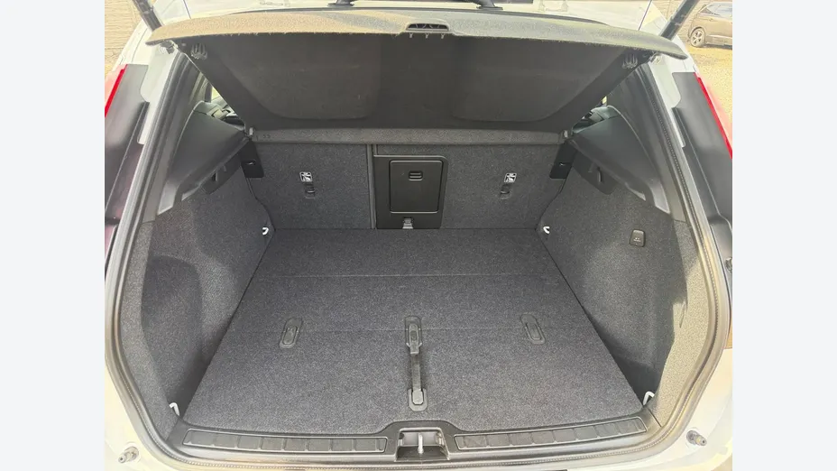 VOLVO XC40 -