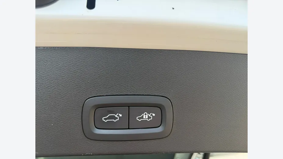 VOLVO XC40 -