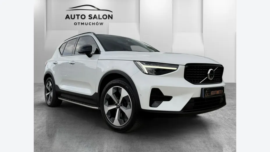 VOLVO XC40 -