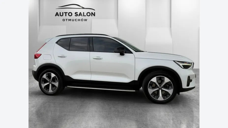 VOLVO XC40 -