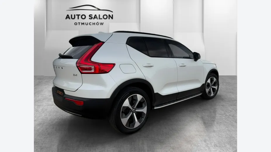 VOLVO XC40 -