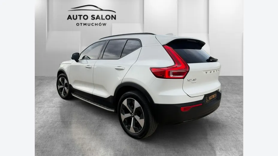 VOLVO XC40 -