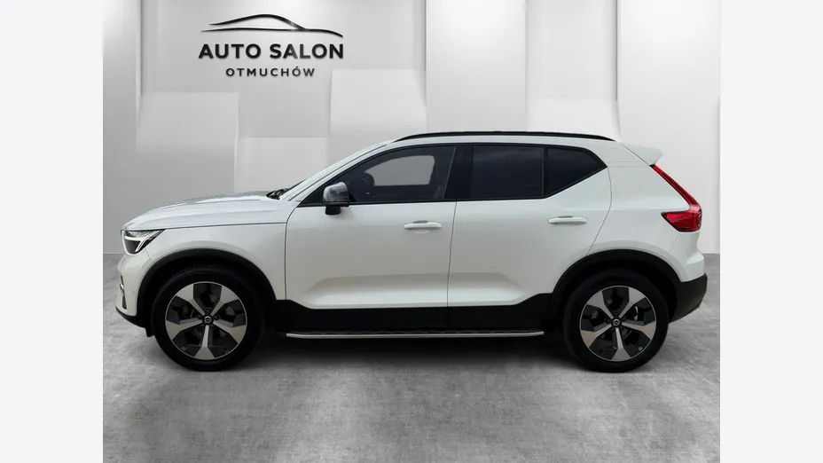 VOLVO XC40 -