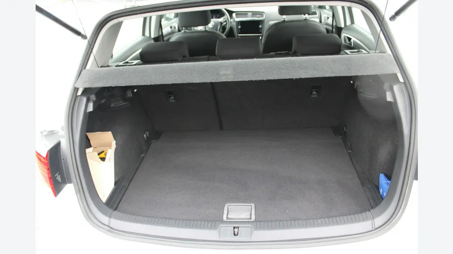 VOLKSWAGEN Golf -