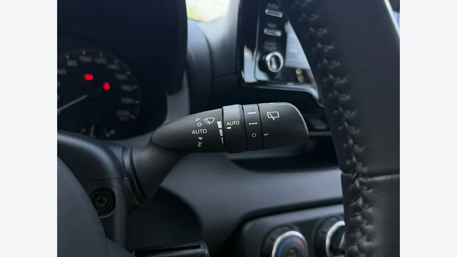 TOYOTA Yaris -