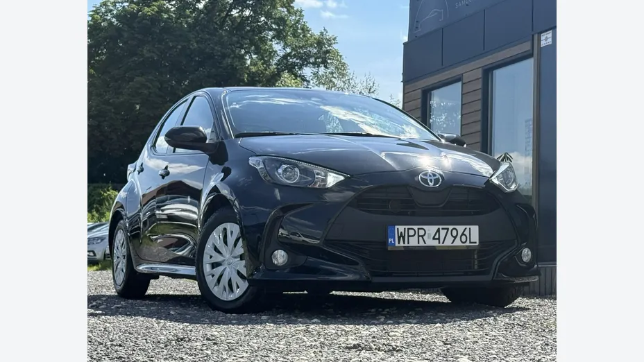 TOYOTA Yaris -